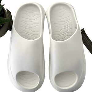 Trillium Palmer NWT White Slide Sandals Women's 8-8.5 / Men's 6.5 / EU 39 Shoes